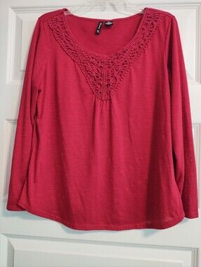 5/$25 Petite-Size Red Crochet-Trim Long Sleeve New Directions Top